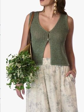 Nordstrom Olive Green Sleeveless Knit V-Neck Tank